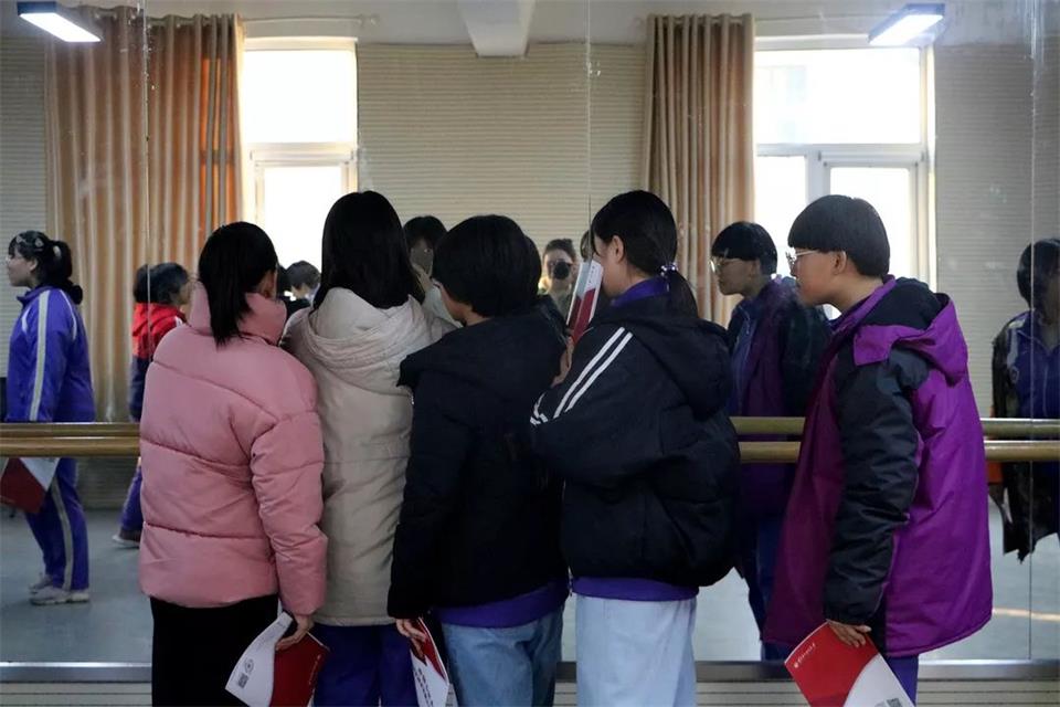 华唐艺术高中表演专业