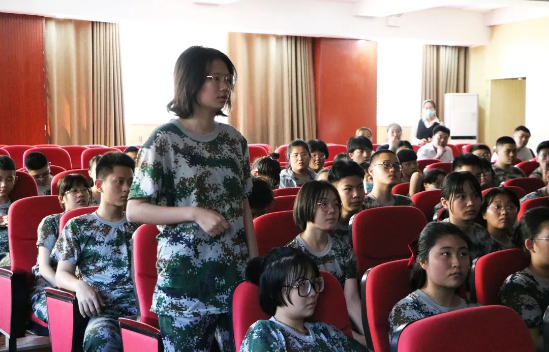 华唐艺术高中学生